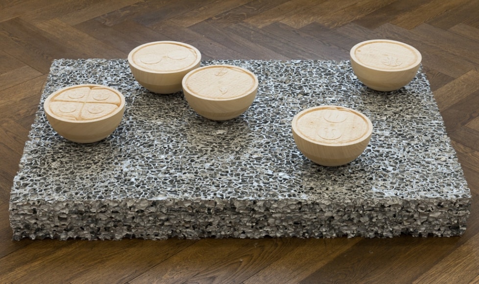 Marina Pinsky, Installation view: Dyed Channel, Kunsthalle Basel, 2016