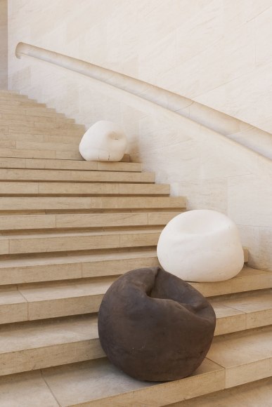 Installatation view: Katinka Bock - Smog / Tomorrow’s Sculpture, Mudam Luxembourg, 2018, Photo: Johannes Schwartz