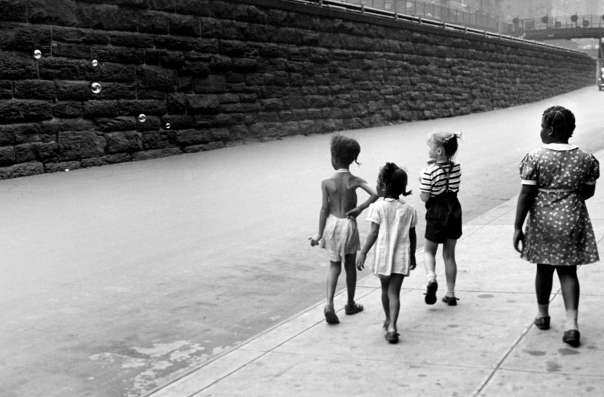 Helen Levitt NYC bubbles