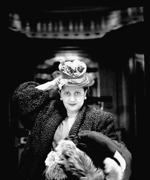 Yale Joel Hat-Tilter