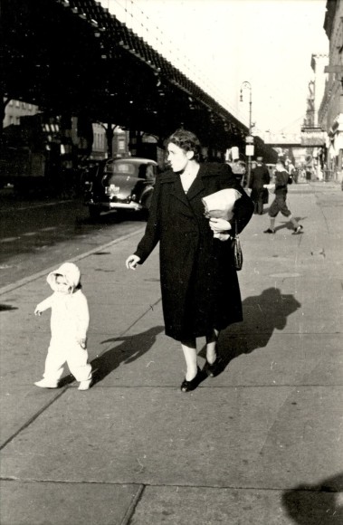 Helen Levitt NYC, circa 1942