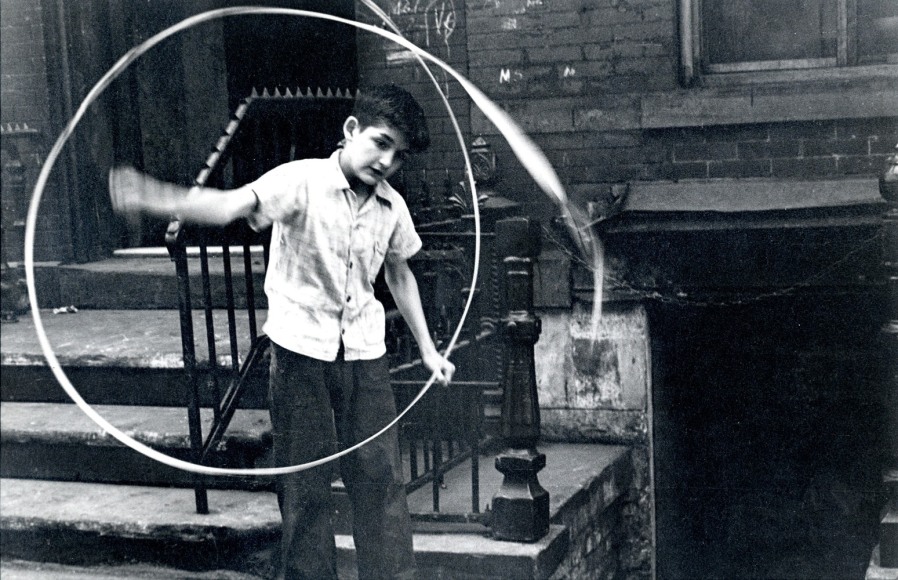 Helen Levitt New York City, circa 1942