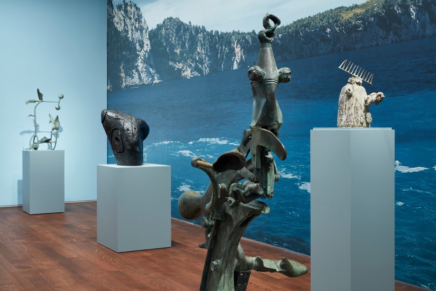 Installation view of &quot;Mir&oacute; the Sculptor: Elements of Nature&quot;   Photo by Kent Pell. Art &copy; 2020 Successi&oacute; Mir&oacute; / Artists Rights Society (ARS), New York / ADAGP, Paris.