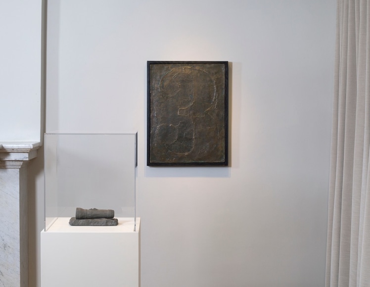Installation view of Jasper Johns: Sculptures and Related Paintings 1957-1970 at Craig F. Starr Gallery