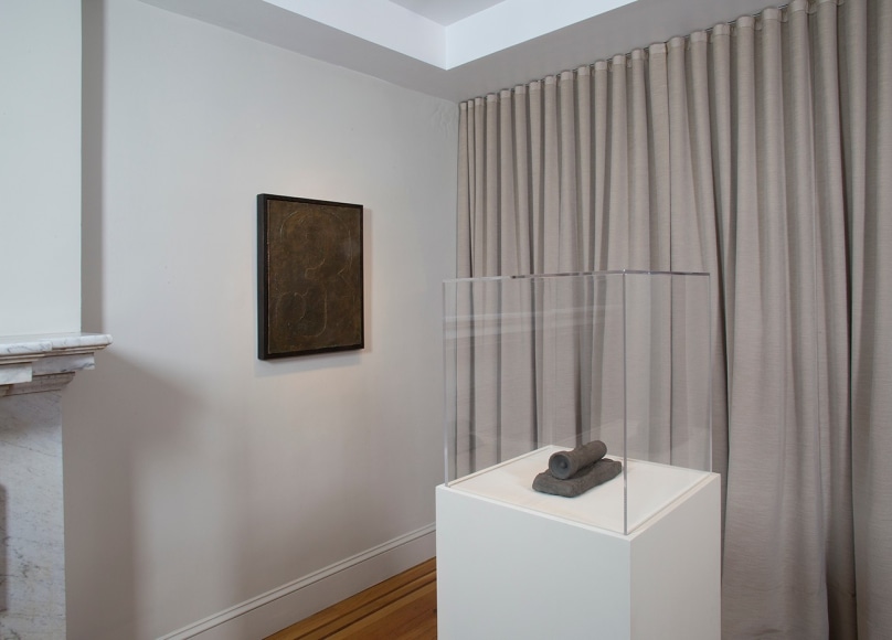 Installation view of Jasper Johns: Sculptures and Related Paintings 1957-1970 at Craig F. Starr Gallery