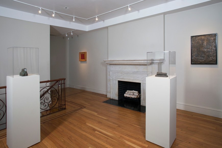 Installation view of Jasper Johns: Sculptures and Related Paintings 1957-1970 at Craig F. Starr Gallery