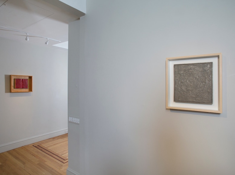 Installation view of Jasper Johns: Sculptures and Related Paintings 1957-1970 at Craig F. Starr Gallery