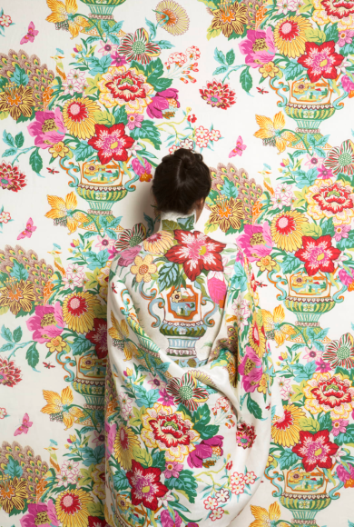 PAREDES-Cecilia_Shield_photo performance inkjet print_50x33.5