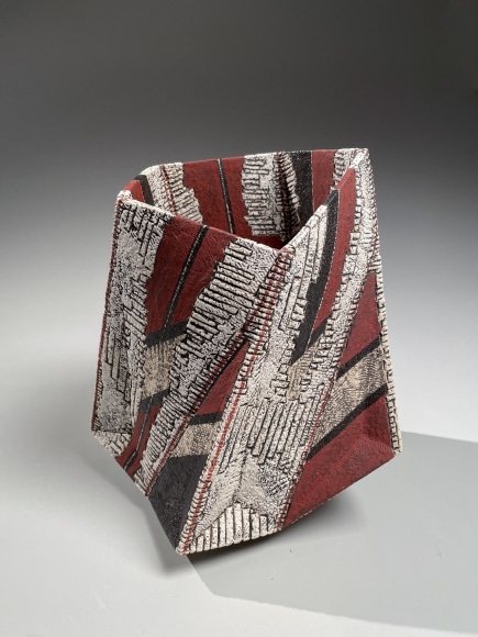 Multi-planar twisting vessel with pleated sides, 2022