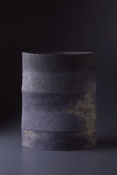 Multi-ﬁred, rectangular vessel, four inward and outward alternating folds, 