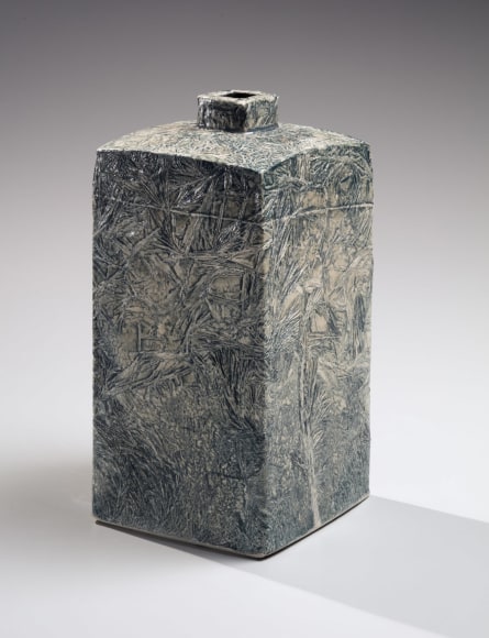 Matsui Kōsei, Square vessel with slip-painted blue and white patterning on textured surface