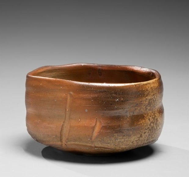 Bizen kutsu chawan; Bizen clog-shape teabowl