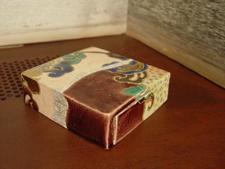 Covered small box with design of chrysanthemums, titled Fuku-bako or Lucky Box, 2012