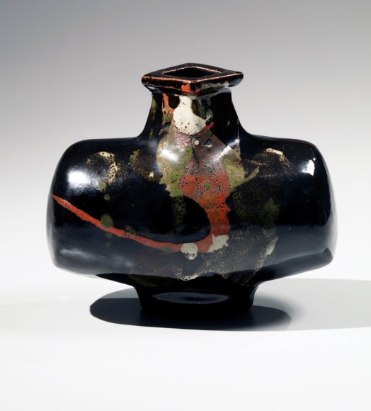 Kawai Kanjirō (1890-1966), Vessel with tri-color splashed decoration