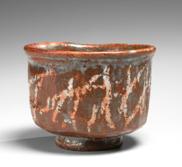 Nezumi-Shino teabowl with lattice patterning