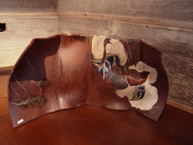 Pair of undulating screen-like forms with abstract kutani-glazed rimpa-inspired decoration of pine and cascading water, 2012