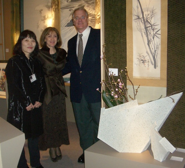 With artist Kishi Eiko and Joan Mirviss, IAAF, 2008.