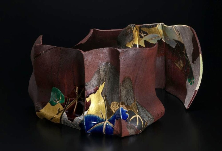 Pair of undulating screen-like forms with abstract kutani-glazed rimpa-inspired decoration of ivy, 2012