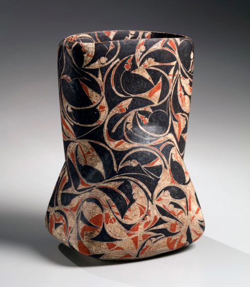 Wada Morihiro (1944-2008), Black, red and ochre rectangular waisted standing vessel
