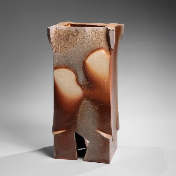Bizen large rectangular standing four-legged vase with angled corners and extensive kiln effects