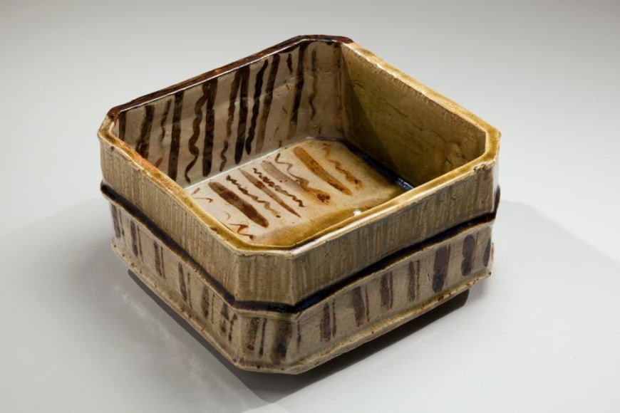 Oribe square straight-walled vessel with cut corners and iron oxide striped patterning