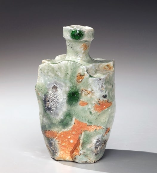 Natural green ash-glazed Iga tokkuri&nbsp;(sake flask)