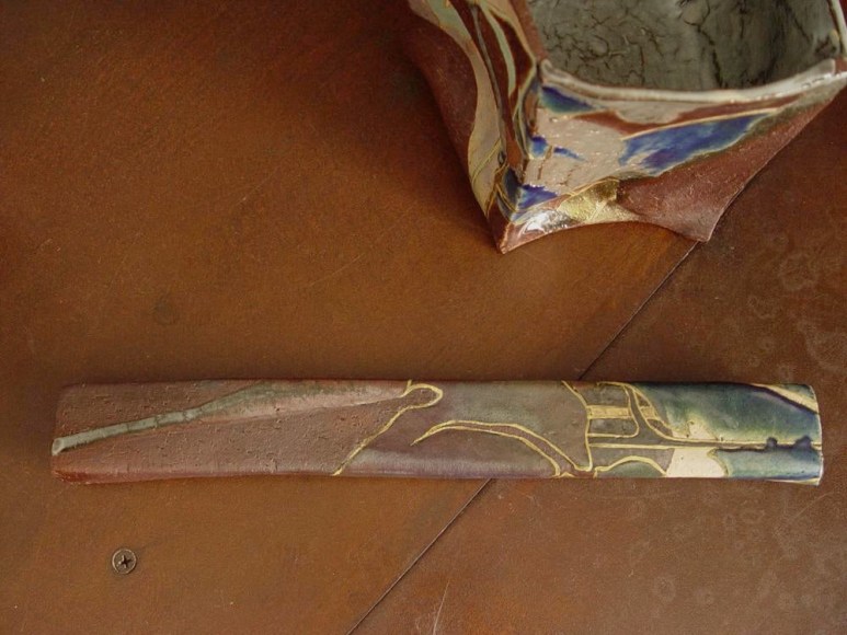 Softly pleated vessel with separate ladle-rest decorated with motif of trailing ivy, 2012