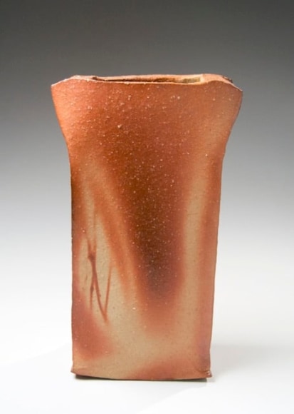 Isezaki Jun (b. 1936), Large rectangular bizen vessel with extended, pinched upper edges