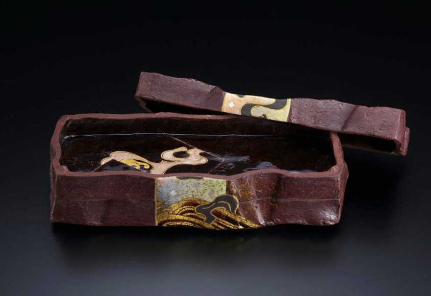 Rectangular three-tiered covered box with decoration of waves, 2012