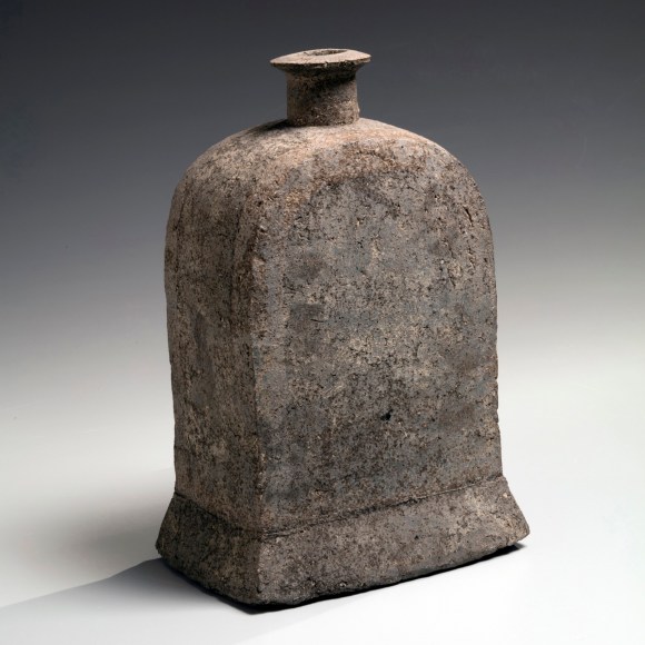 Kamoda Shōji (1933-1983), Flattened vase with flared base