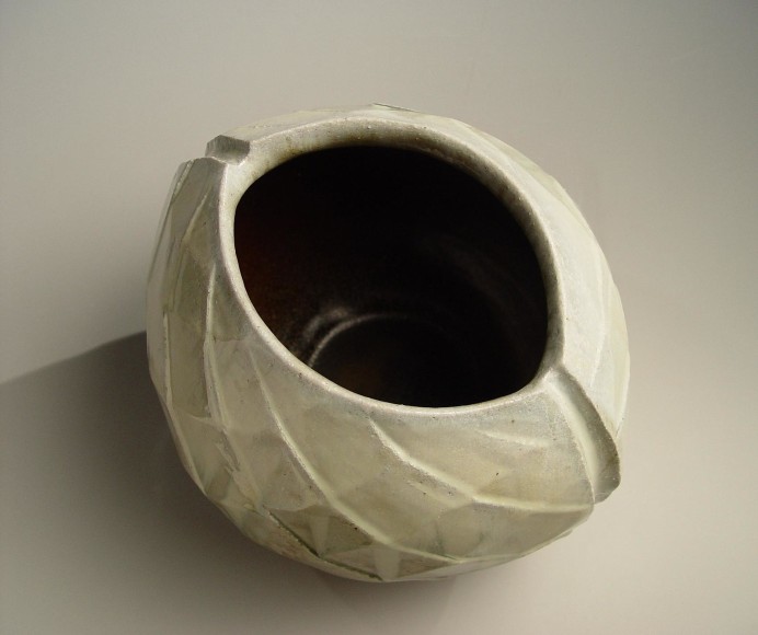 Wide mouthed spherical Tanba vessel with diamond-shaped carved surface patterning and ladle-poured ash glaze, 2010