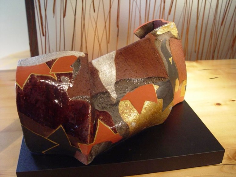 Pair of undulating screen-like forms with abstract kutani-glazed rimpa-inspired decoration of maple leaves, 2012