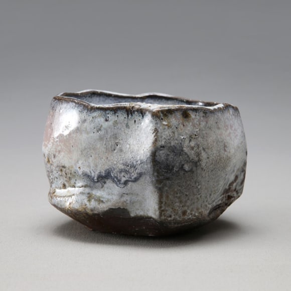 Hagi and ash-glazed teabowl with uneven mouth and multi-colored surface, 2014