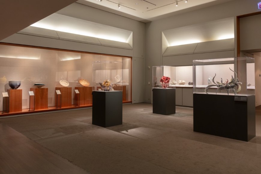 Radical Clay exhibition at Art Institute of Chicago featured in Ceramics NOW