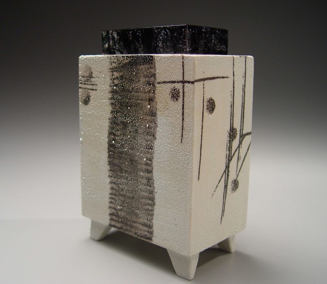KONDO TAKAHIRO Black and white rectangular object with calligraphic design, glass lid and silver glaze