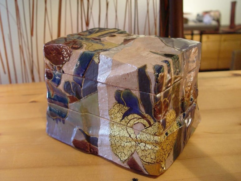 Three-tiered covered box with polychrome design of iris and Yatsuhashi Eight Bridges, 2012