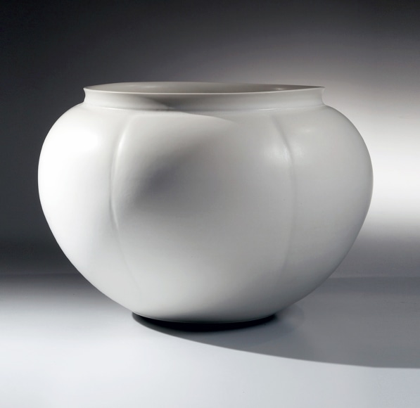 Ito Hidehito (b. 1971), Large white glazed slightly lobed vessel with raised mouth