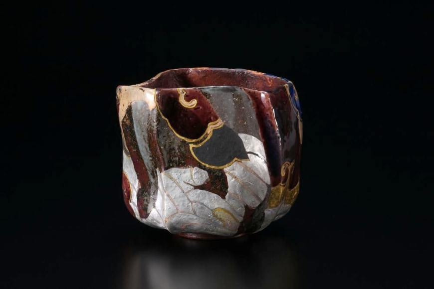 Tea bowl with rimpa-style design of clouds, 2012