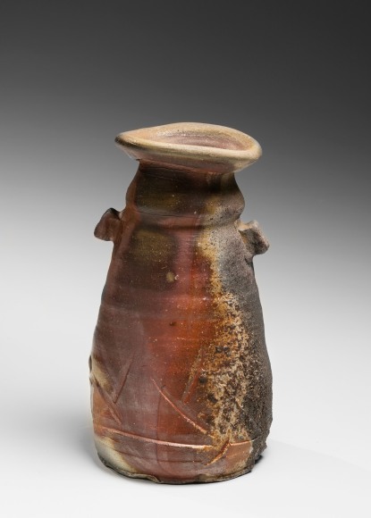 Latest exhibition features Bizen and Hagi ware