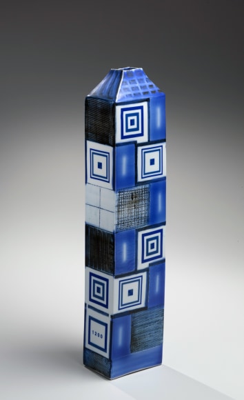 Kondo, Takahiro, Kondo Takahiro, contemporary, ceramics, Japanese, Japanese ceramics, pottery, clay, porcelain, vessel, tall, standing, blue, white, square, linear, patterning, design, black, 1993, glaze