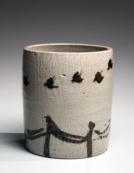 E-Seto type handwarmer decorated with chidori (sea plovers) and fishing lines