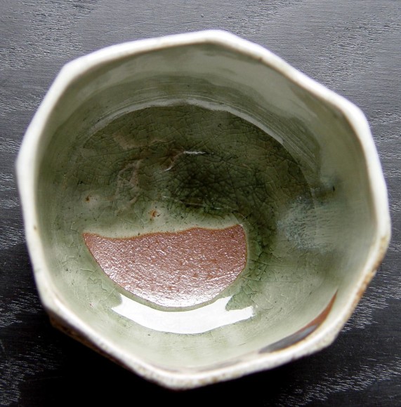 Tanba ware glazed tea bowl with faceted carved exterior