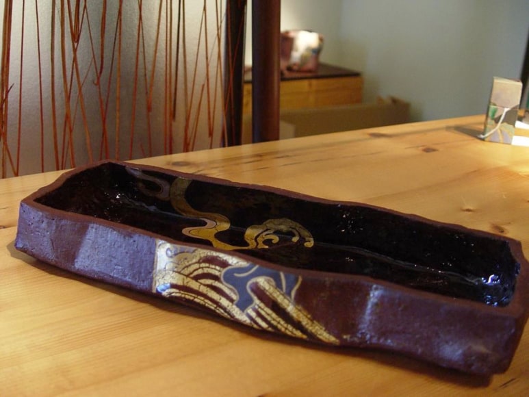 Rectangular three-tiered covered box with decoration of waves, 2012