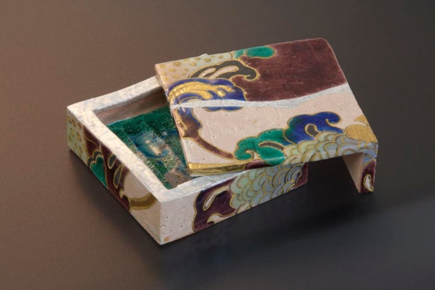 Covered small box with design of chrysanthemums, titled Fuku-bako or Lucky Box, 2012