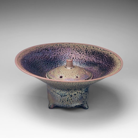 Kamada Koji (b. 1948), Purple tenmoku-glazed incense burner with wide outspread mouth and recessed punctuated cover