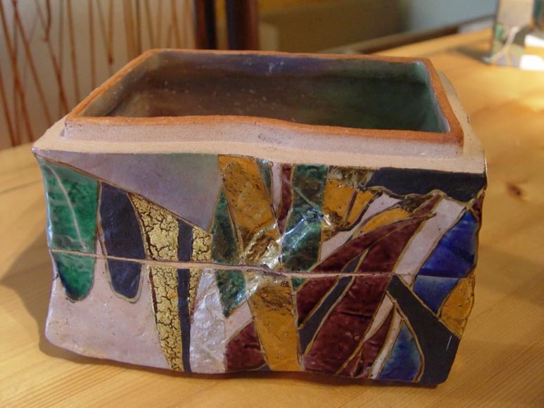 Three-tiered covered box with polychrome design of iris and Yatsuhashi Eight Bridges, 2012