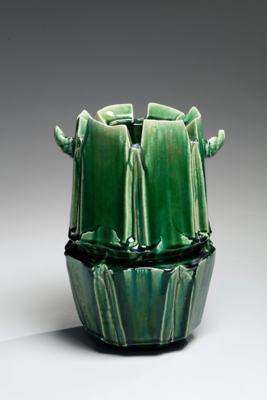 Hayashi Shōtarō&nbsp;(b. 1947), Oribe mimitsuki kaki; Oribe-glazed Eared Vase