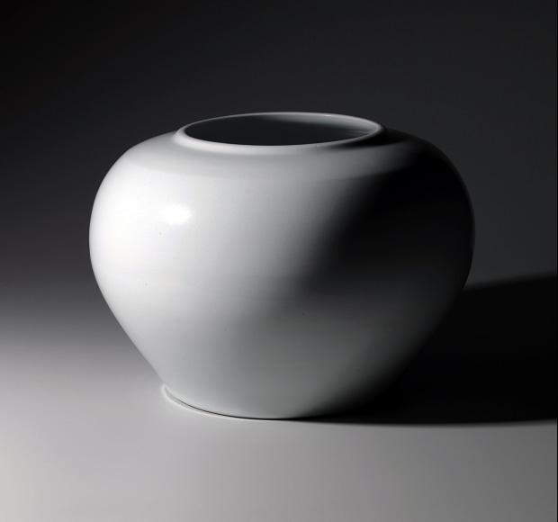 Tomimoto Kenkichi (1886-1963), Large rounded white vessel