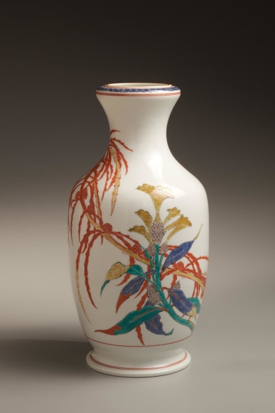 Sakaida Kakiemon XIV (b. 1934)