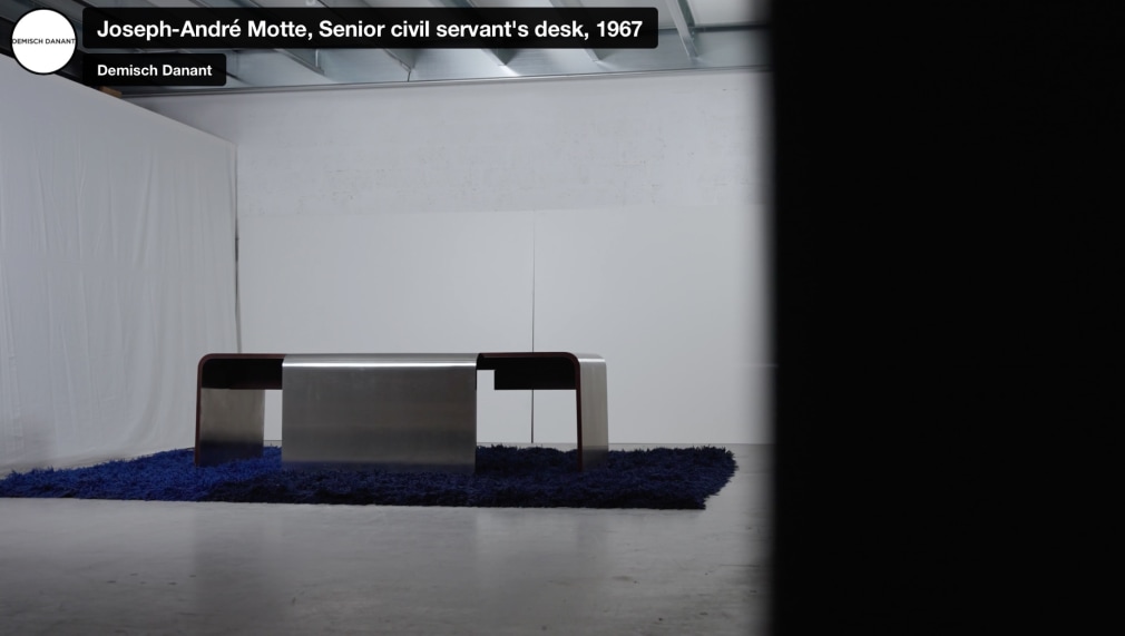 Cover image of the desk by Motte seen in view.